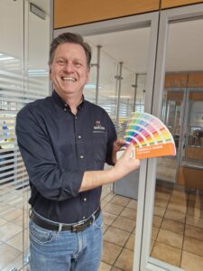 Mauricio Carlos Poli, graduate of the Eiseman Color Insitute
